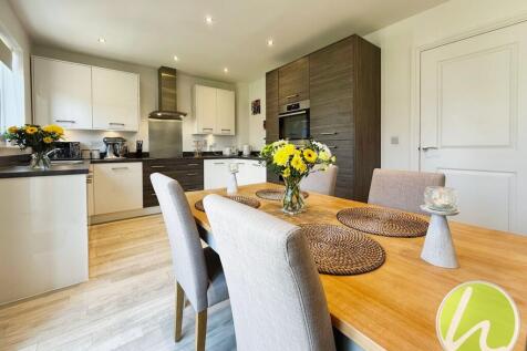 Kitchen/ Dining Room