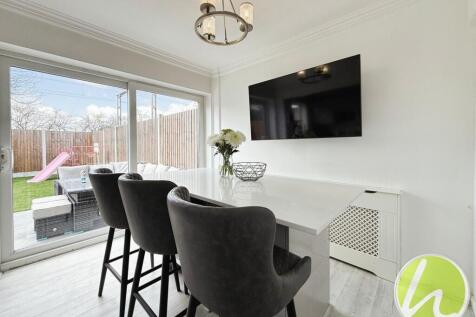 Kitchen/ Dining Room