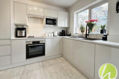 Kitchen/ Dining Room
