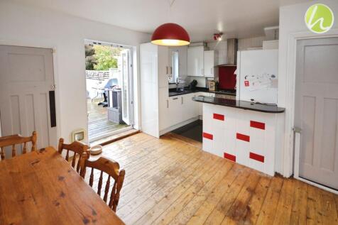 Kitchen/ Dining Room