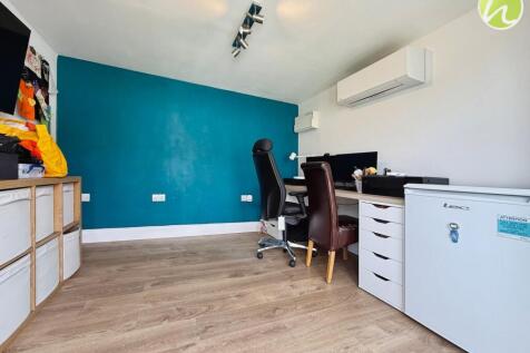 Cabin/ Office Space