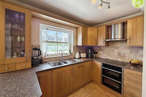 Kitchen/ Dining Room
