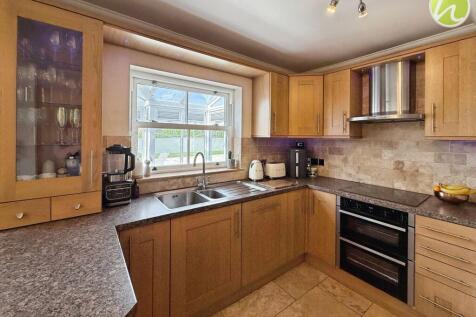 Kitchen/ Dining Room
