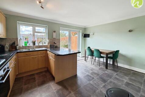 Kitchen/ Family Room