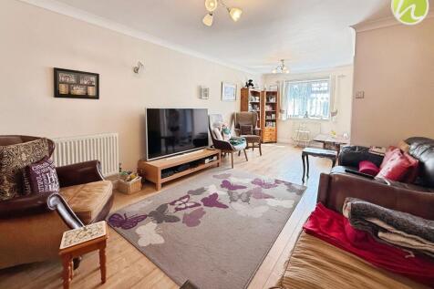Living Room/ Dining Room