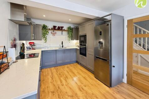 Kitchen/ Dining Room