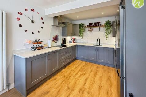 Kitchen/ Dining Room