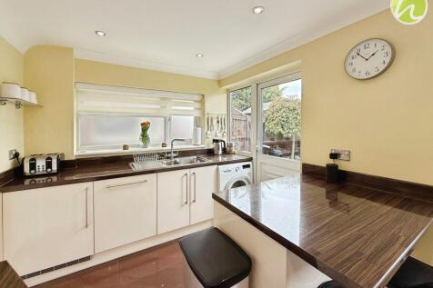 Kitchen/ Dining Room