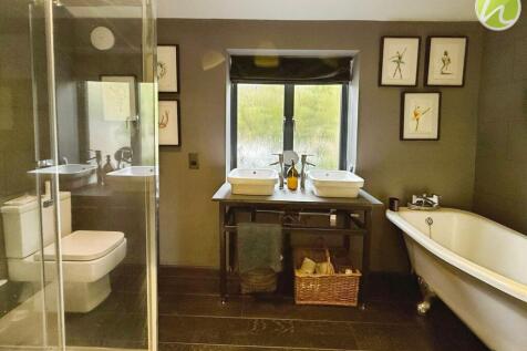 Master En-Suite