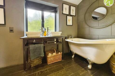 Master En-Suite