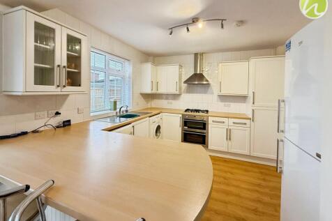 Kitchen/ Dining Room