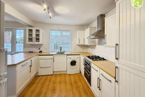 Kitchen/ Dining Room