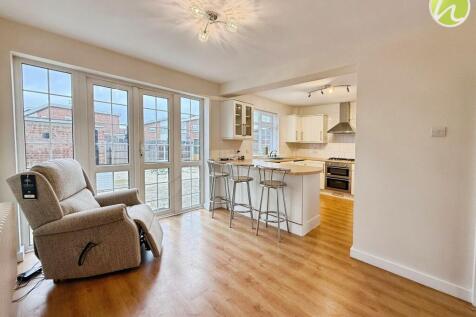 Kitchen/ Dining Room