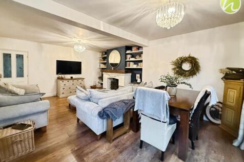 Living Room/ Dining Room