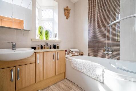 BATHROOM/W.C.