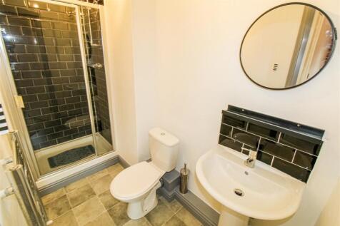 EN SUITE SHOWER ROOM/W.C.