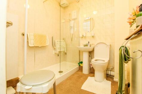 SHOWER ROOM/W.C.