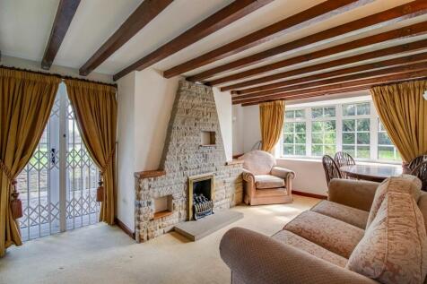 SITTING/DINING ROOM