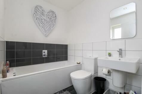 BATHROOM/W.C.