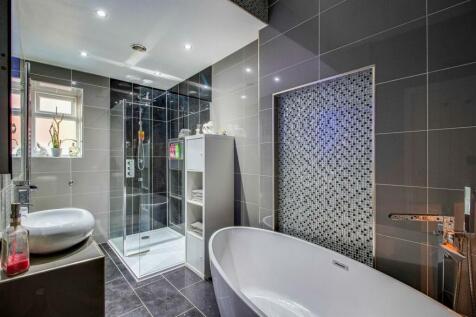BATHROOM/W.C.
