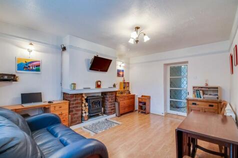SITTING/DINING ROOM