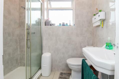 SHOWER ROOM/W.C.
