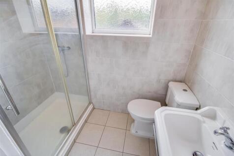 SHOWER ROOM/W.C.