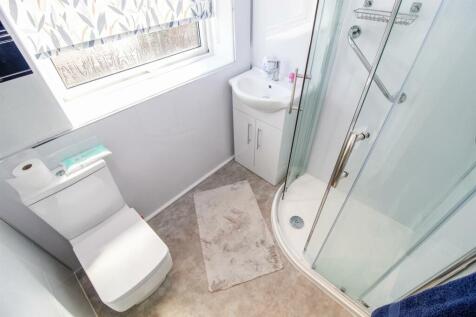 SHOWER ROOM/W.C.
