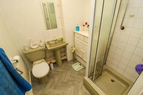 SHOWER ROOM/W.C.