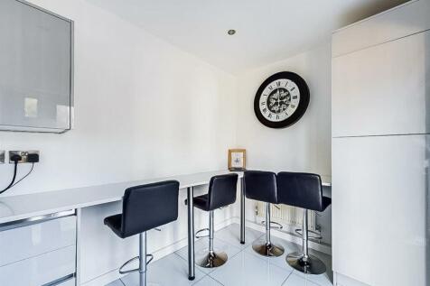 KITCHEN BREAKFAST ROOM