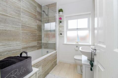 HOUSE BATHROOM/W.C.