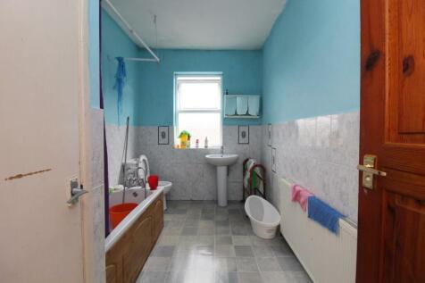 BATHROOM/W.C.
