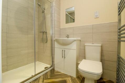 EN SUITE SHOWER ROOM/W.C.