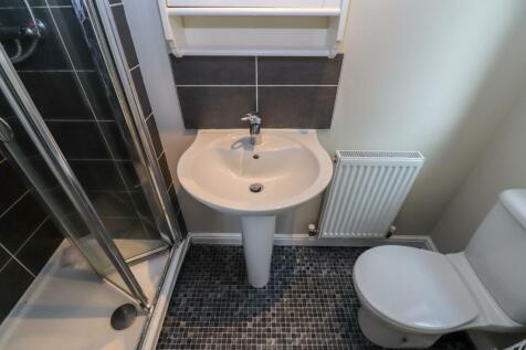 EN SUITE SHOWER ROOM/W.C.