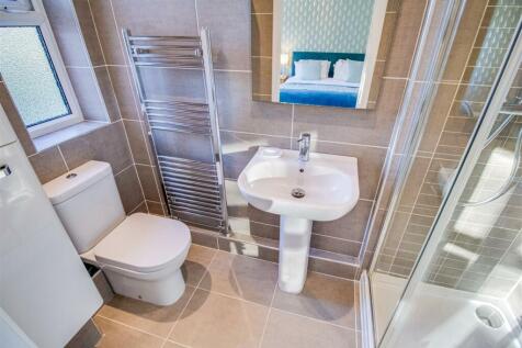 EN SUITE SHOWER ROOM/W.C.