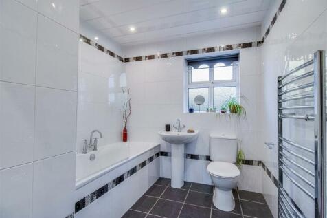 BATHROOM/W.C.