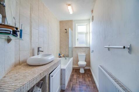 BATHROOM/W.C.