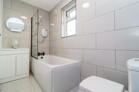 BATHROOM/W.C.