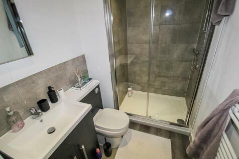 SHOWER ROOM/W.C.