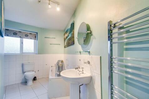 BATHROOM/W.C.