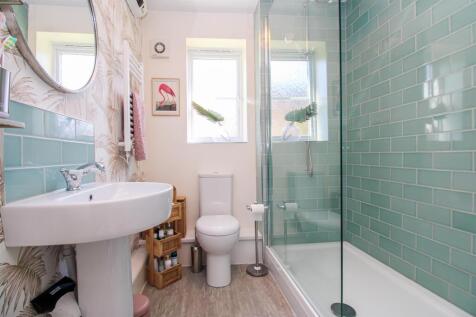 SHOWER ROOM/W.C.