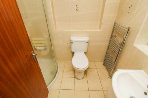 EN SUITE SHOWER ROOM/W.C.
