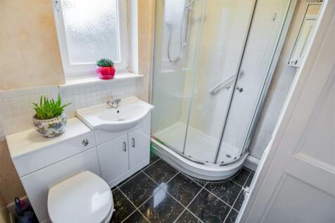 SHOWER ROOM/W.C.