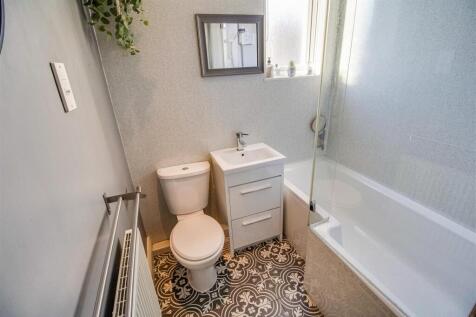 BATHROOM/W.C.