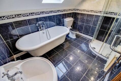 BATHROOM/W.C.