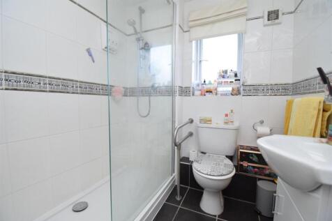 SHOWER ROOM/W.C.