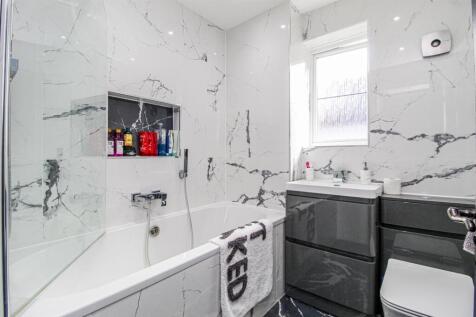 SHOWER ROOM/W.C.