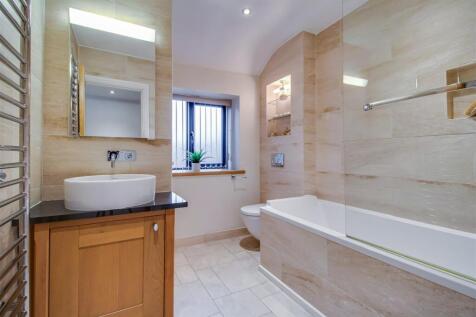 BATHROOM/W.C.