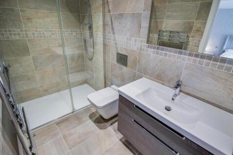 EN SUITE SHOWER ROOM/W.C.