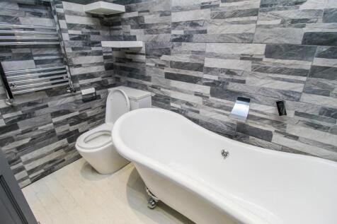 BATHROOM/W.C.